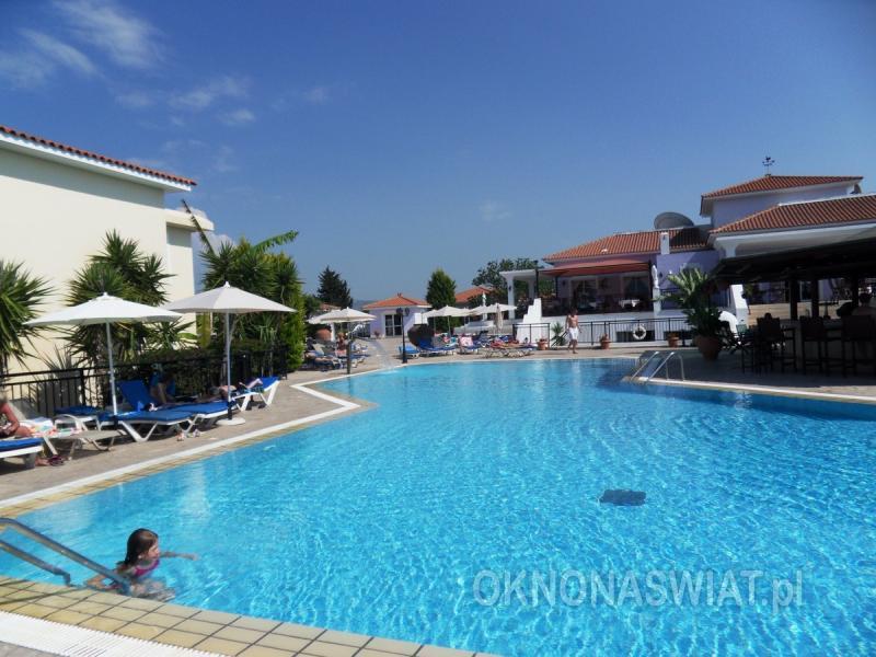 Akamanthea Holiday