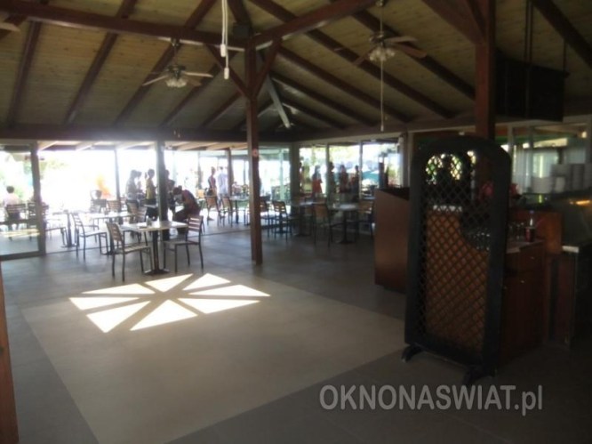 0383c5adec535a360387a1bc118ee99bfda1dbe9-1