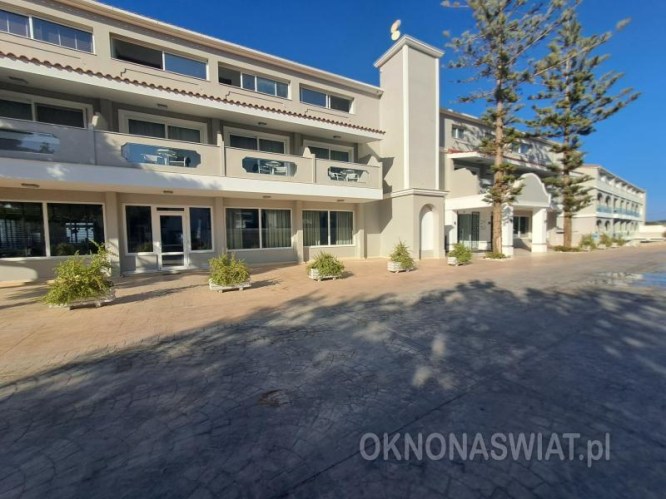 069b2f760e107d26c8f8c0756ba40749dc1440e8