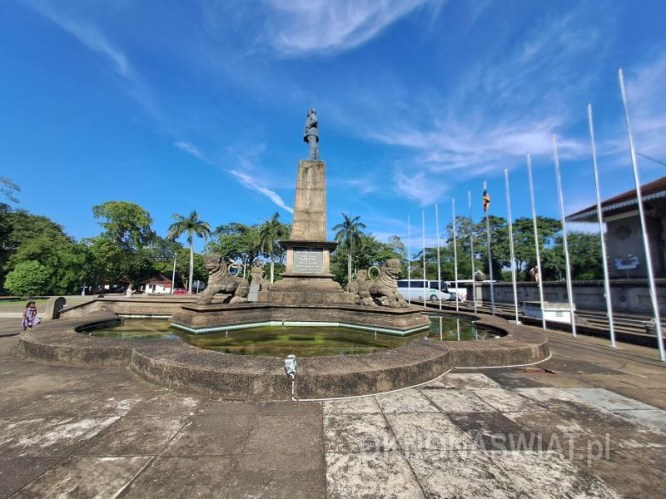 08493aadfe183c06495e8122e45d1f20b2d38199