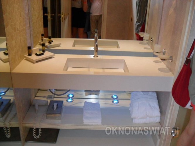 1a1e9c946a75f19f4012a75dfd2fccea58f79ca4