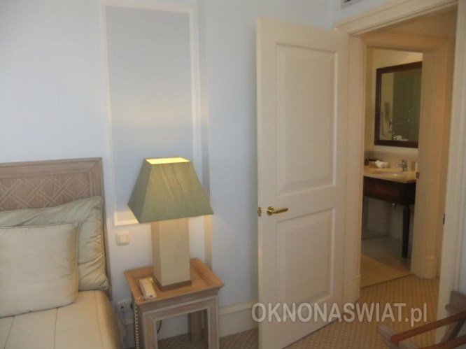 3608b71353ad47b770ab435c5a9e7a298cc59785-1