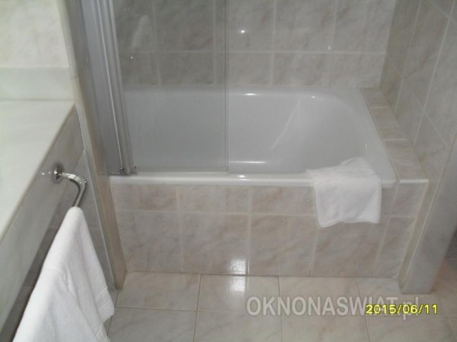 77b66599d5e7e3f0ec7364d405e282d2c5c97dac-1