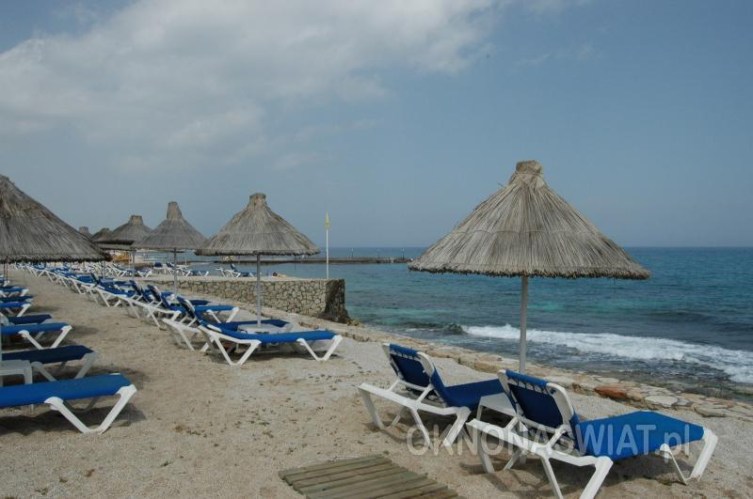 7b647b1f9b4c4f8749359419c7db43ff9451f075