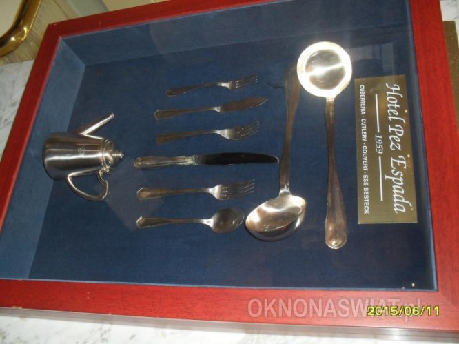 80deec748a6cd16c5cd7331c559596229452ec11-1