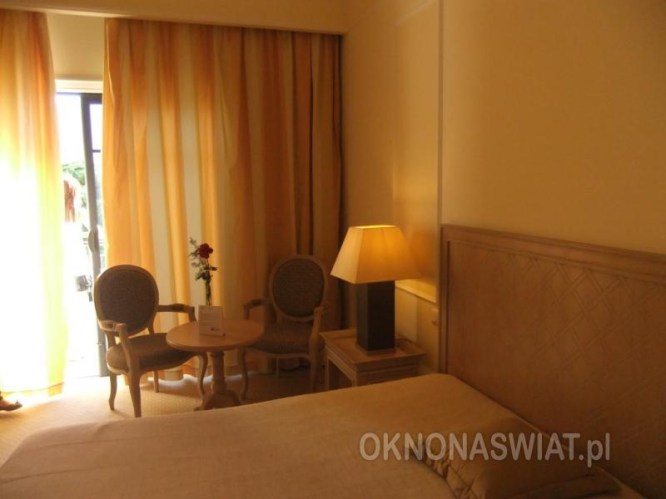 8d74e61544ebaa34feb0e5b843d60457f4ea3670-1