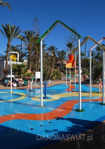 8e74f4359b15023d800b4d36290c666555a6cd7c