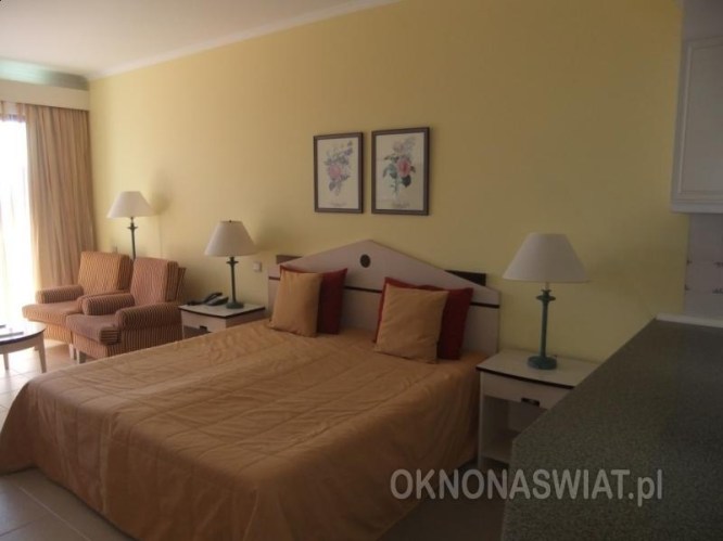 9c344a1cd49bc77936cf2b00aee9cfccba40c70e