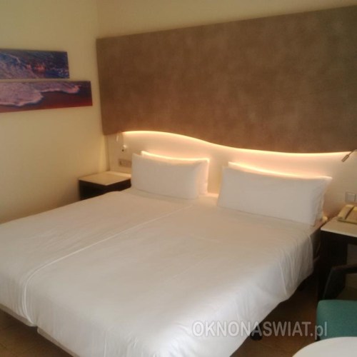 b697658c04ee65c0698f9fa329fd8a31053761c6-1