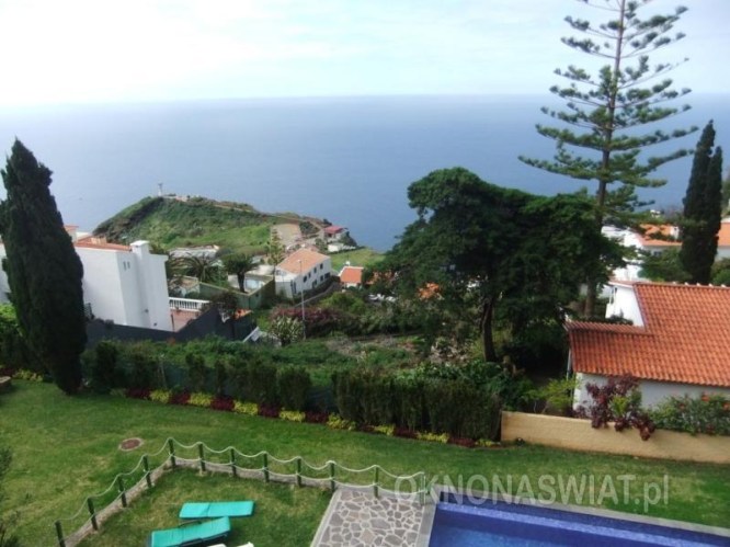 c82acfa82a084b41656f73a69eef8ad7b066143b