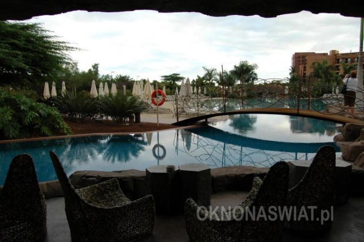 cec30f583d6eadf0501eb5844cdaa65d0f6ffe23