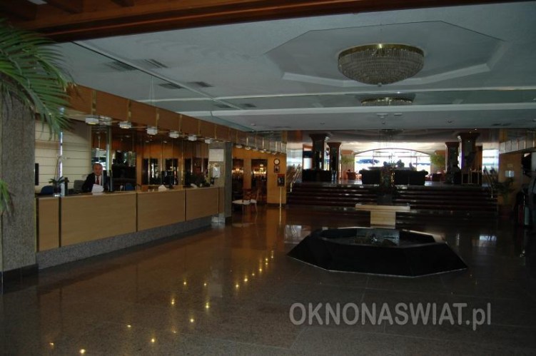 e9718c60aa3716fb88e24a1a419707e4f6a37039