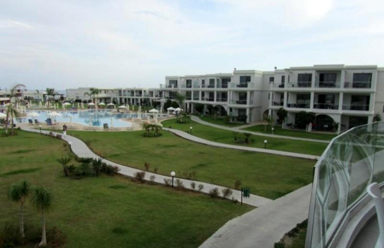 f0472de0a2952abfe7f585b8dfa254d5d49b0d90