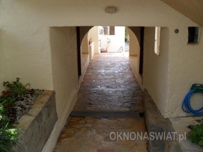 f30269a9eace93d1f792f27680d282c8b4e4a623