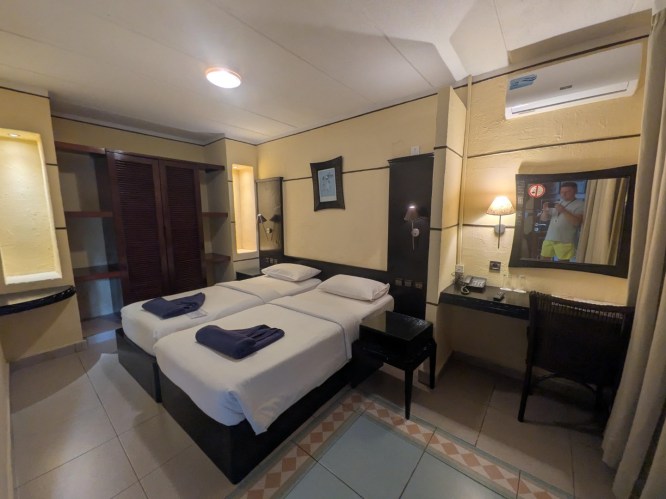 pxl_20251101_165200025