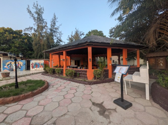 pxl_20251101_180752210