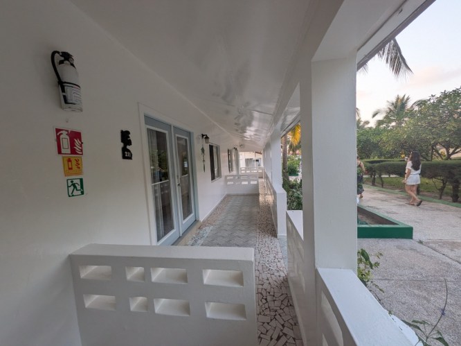 pxl_20251101_180837400